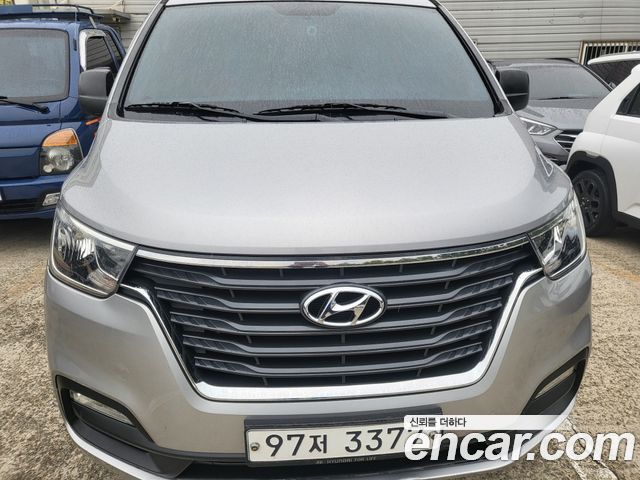 Hyundai Starex Van 5-Seater Modern — пробег 175 894 км — фото 2 из 5