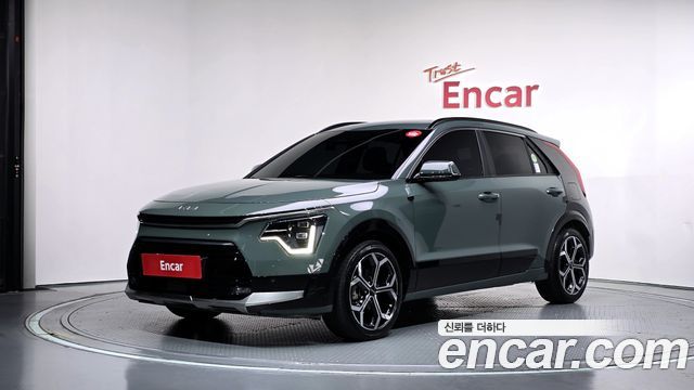 Kia Niro Signature — пробег 30 045 км — фото 1 из 5