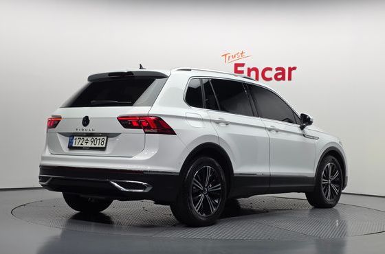 Volkswagen Tiguan 2.0 TDI Premium — пробег 52 582 км — фото 2 из 5