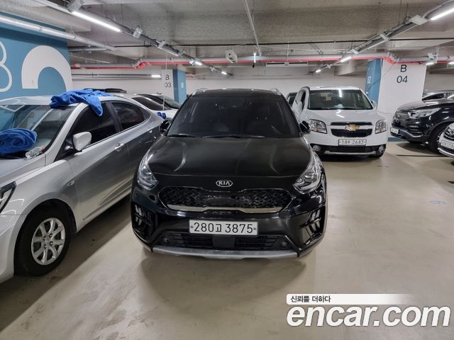 Kia Niro 1.6 HEV Noblesse Special — пробег 45 931 км — фото 1 из 5