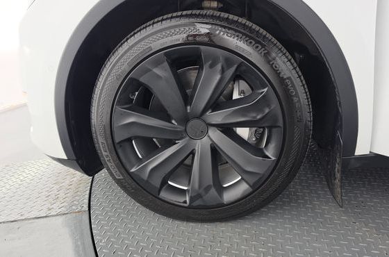Tesla Model Y Long Range AWD — пробег 53 675 км — фото 5 из 5