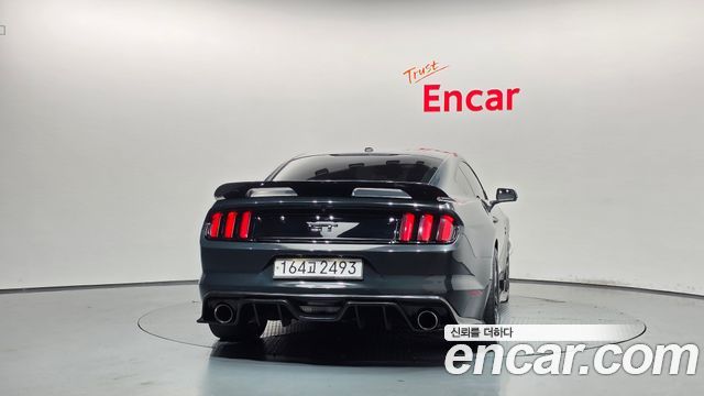 Ford Mustang GT Coupe — пробег 138 293 км — фото 4 из 5