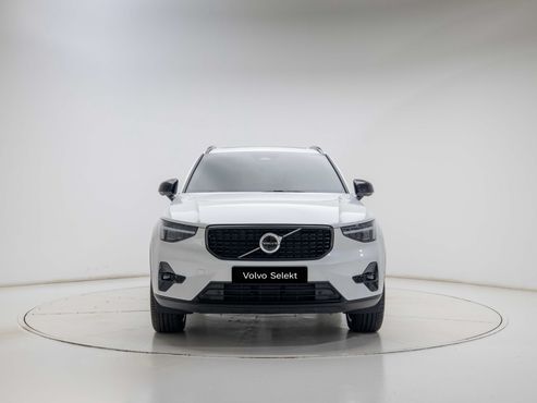 Volvo XC40 B4 Ultra Bright — пробег 809 км — фото 2 из 5