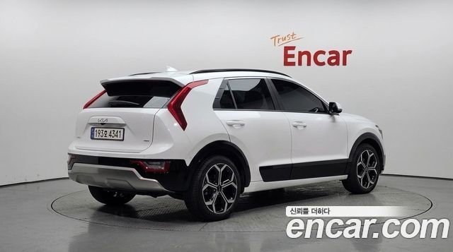 Kia Niro Signature — пробег 117 022 км — фото 2 из 5