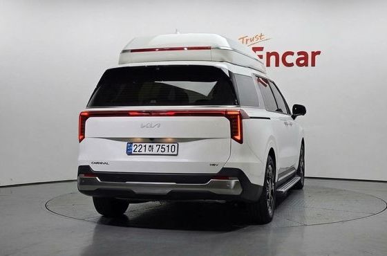 Kia Carnival HEV 9-Seater Hi-Limousine Signature — пробег 66 752 км — фото 4 из 5