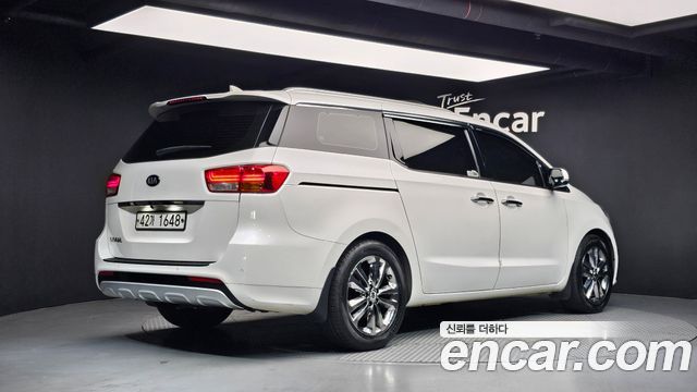 Kia Carnival из Кореи Encar