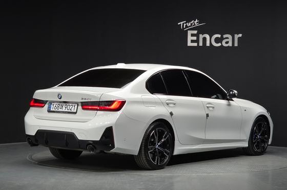 BMW 3-Series 320i M Sport — пробег 8 209 км — фото 2 из 5