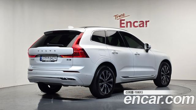 Volvo XC60 B5 Ultimate Bright — пробег 46 351 км — фото 2 из 5