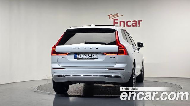 Volvo XC60 B5 Ultimate Bright — пробег 46 351 км — фото 4 из 5