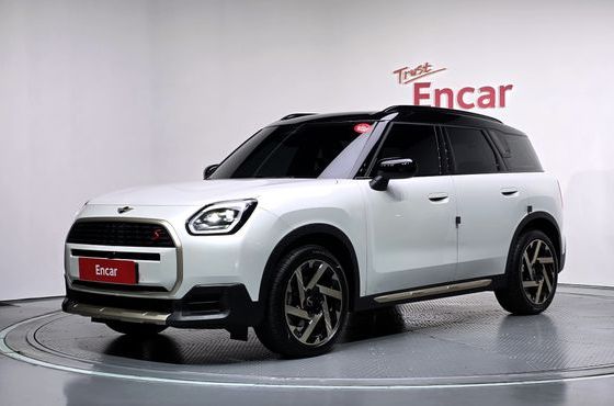 Mini Countryman ALL4 Favoured — пробег 5 933 км — фото 1 из 5