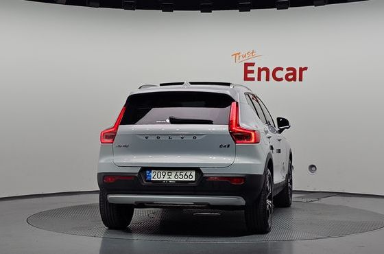 Volvo XC40 B4 Inscription — пробег 34 495 км — фото 4 из 5