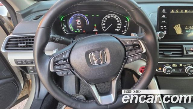 Honda Accord 2.0 Hybrid Touring — пробег 121 913 км — фото 3 из 5
