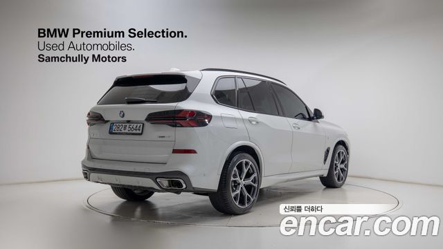 BMW X5 xDrive 40i M Sport — пробег 4 590 км — фото 4 из 5