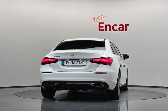 Mercedes-Benz A-Class A220 Sedan — пробег 2 685 км — фото 4 из 5