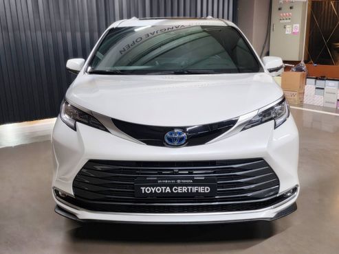 Toyota Sienna 2.5 Hybrid 2WD — пробег 7 854 км — фото 4 из 5