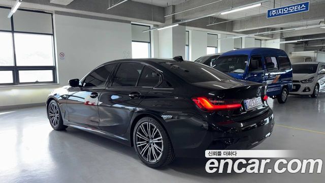 BMW 3-Series 320i M Sport — пробег 55 370 км — фото 2 из 5