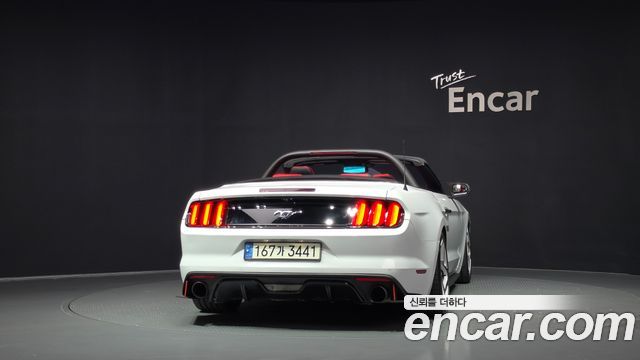 Ford Mustang Convertible — пробег 124 645 км — фото 4 из 5