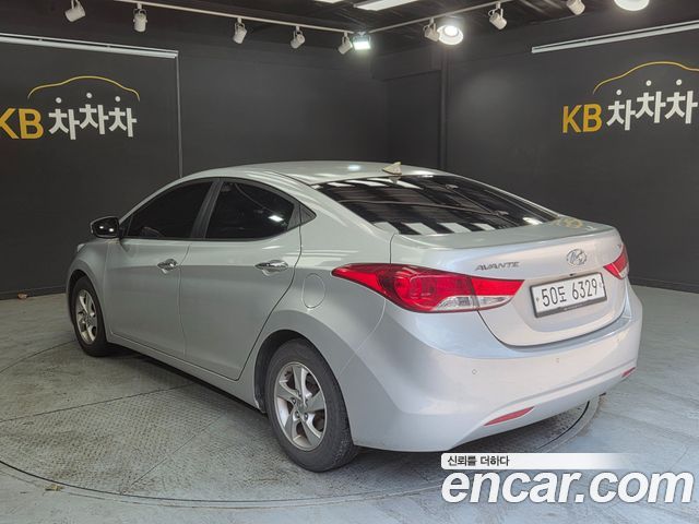Hyundai AVANTE M16 GDI Smart — пробег 191 000 км — фото 4 из 5