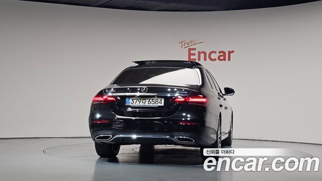 Mercedes-Benz E-Class E350 4MATIC AMG Line — пробег 115 077 км — фото 4 из 5