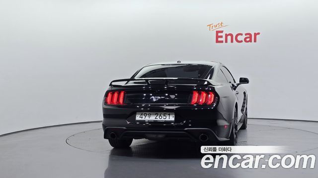 Ford Mustang Coupe — пробег 100 283 км — фото 4 из 5