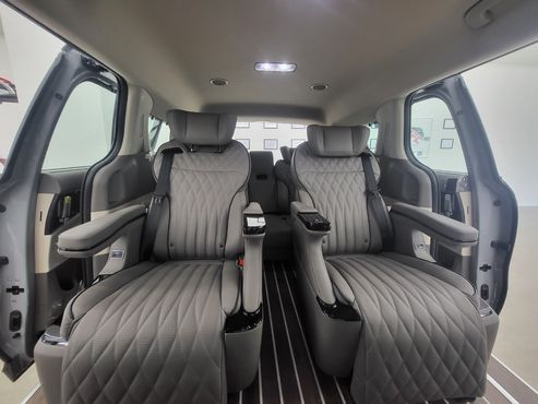 Kia Carnival Gasoline 9 Seater X Line — пробег 15 км — фото 4 из 5