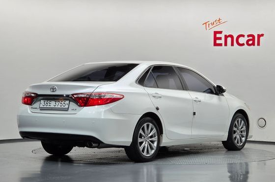 Toyota Camry 2.5 XLE — пробег 129 292 км — фото 2 из 5