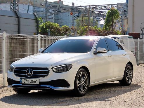 Mercedes-Benz E-Class E350 4MATIC Avantgarde — пробег 52 442 км — фото 2 из 5