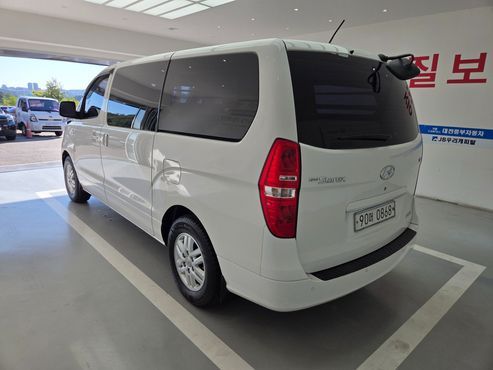 Hyundai Starex Van 3-Seater Smart — пробег 91 000 км — фото 4 из 5