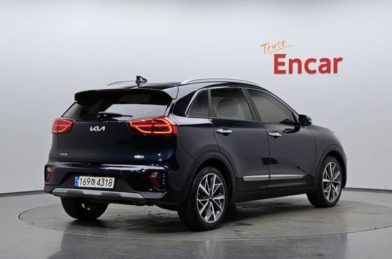 Kia Niro 1.6 HEV Signature — пробег 78 692 км — фото 2 из 5