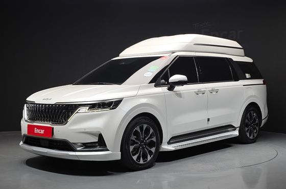Kia Carnival Gasoline 9-Seater Hi-Limousine Signature — пробег 84 827 км — фото 1 из 5