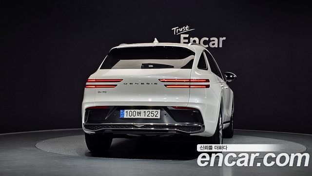 Genesis GV70 из Кореи Encar