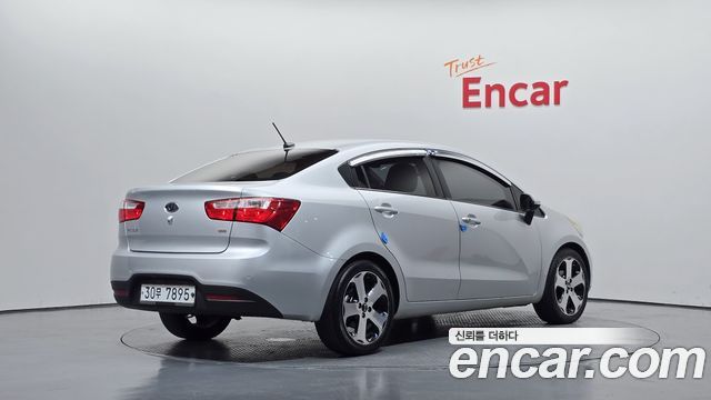 Kia pride 1.6 GDI Sedan Prestige — пробег 72 017 км — фото 2 из 5