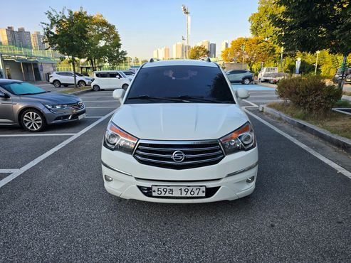 Ssangyong KORANDO 4WD GT 9-seater — пробег 180 000 км — фото 1 из 5