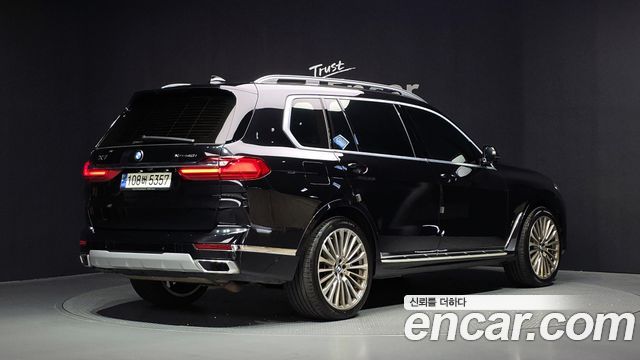 BMW X7 xDrive 40i Design Pure Excellence 6-Seater — пробег 67 032 км — фото 2 из 5