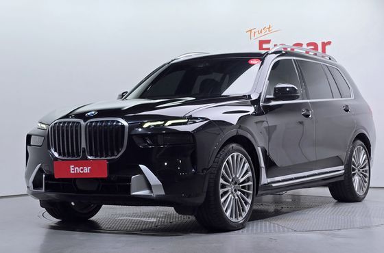 BMW X7 xDrive 40i Design Pure Excellence 7-Seater — пробег 93 914 км — фото 1 из 5