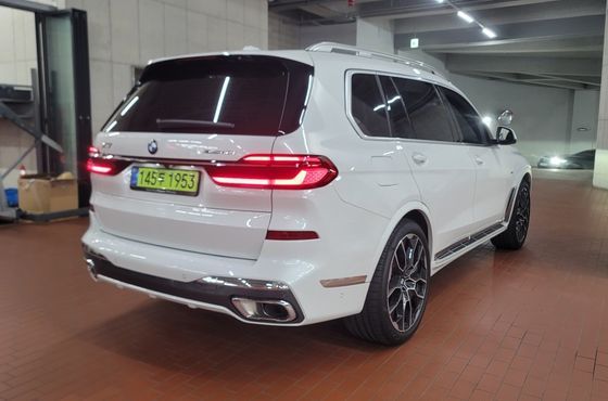 BMW X7 xDrive 40i M Sport 6STR — пробег 4 046 км — фото 2 из 5