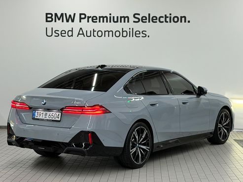 BMW 5-Series 530i xDrive M Sport — пробег 10 301 км — фото 2 из 5