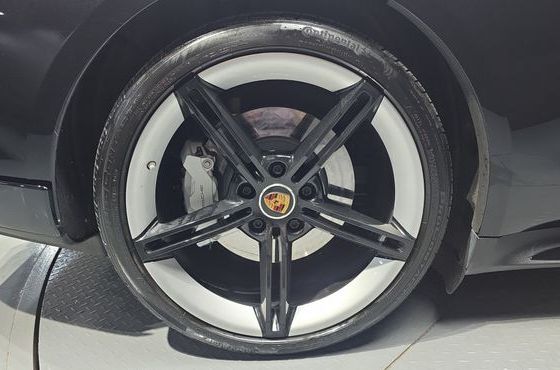 Porsche Taycan 4S — пробег 34 325 км — фото 5 из 5
