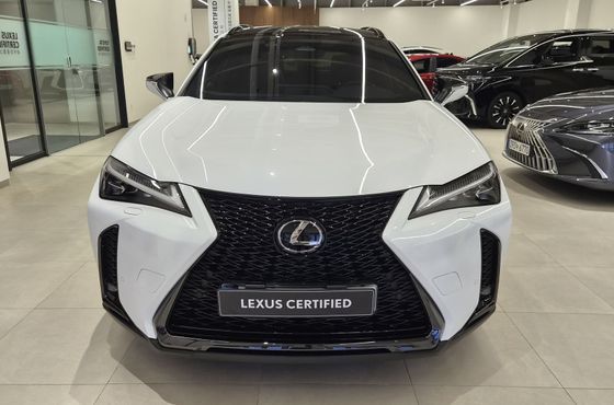 Lexus UX 2.0 F-Sport 2WD — пробег 11 236 км — фото 3 из 5