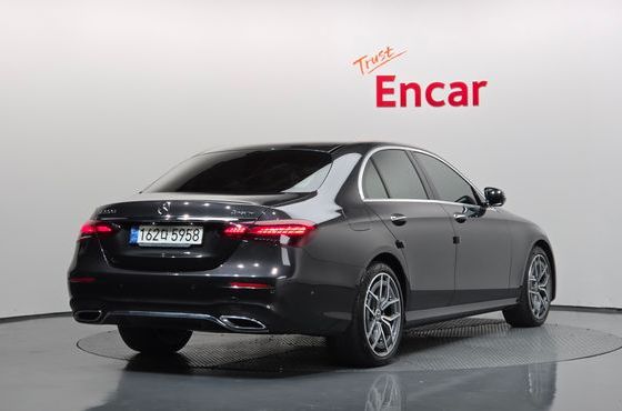 Mercedes-Benz E-Class E220d 4MATIC AMG Line — пробег 75 876 км — фото 2 из 5