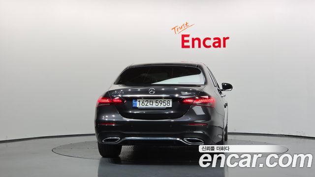 Mercedes-Benz E-Class E220d 4MATIC AMG Line — пробег 75 876 км — фото 4 из 5