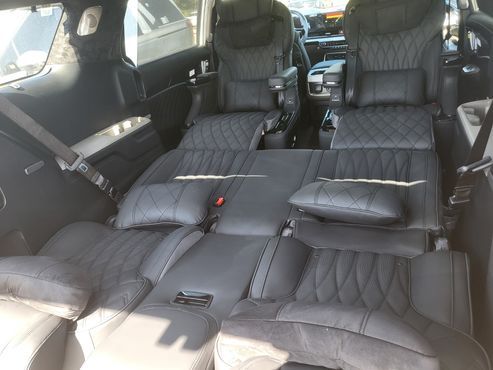 Kia Carnival HEV 9-Seater Hi-Limousine (Special vehicle) — пробег 16 км — фото 1 из 5