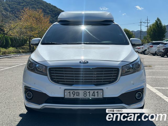Kia Carnival 9-seater Hi-Limousine Prestige — пробег 210 000 км — фото 2 из 5