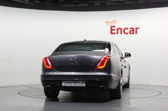 Jaguar XJ 3.0 SC AWD Portfolio LWB X351 — пробег 209 833 км — фото 4 из 5