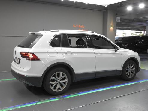 Volkswagen Tiguan 2.0 TDI Premium — пробег 101 615 км — фото 2 из 5