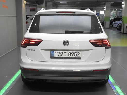 Volkswagen Tiguan 2.0 TDI Premium — пробег 101 615 км — фото 4 из 5
