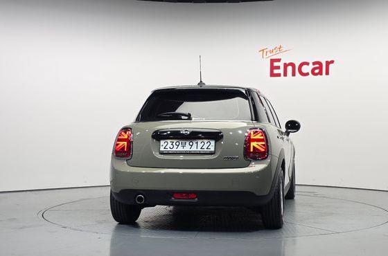 Mini Cooper 5Door Standard 3rd — пробег 56 118 км — фото 4 из 5