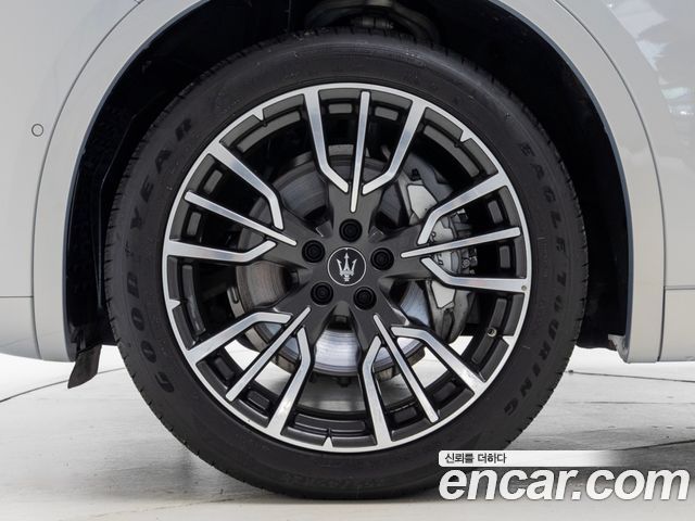 Maserati Grecale из Кореи Encar