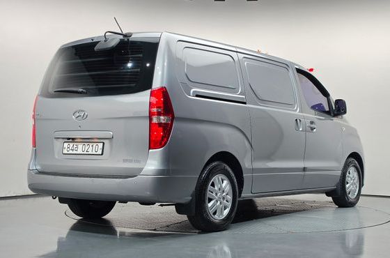 Hyundai Starex Van 3-Seater Smart — пробег 189 603 км — фото 2 из 5