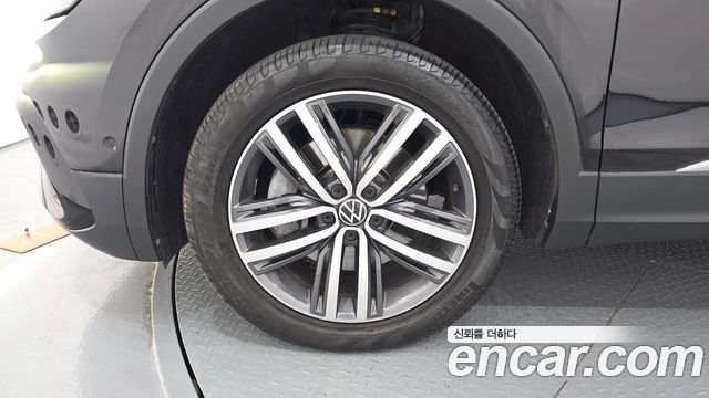 Volkswagen Tiguan 2.0 TSI Prestige — пробег 10 597 км — фото 5 из 5